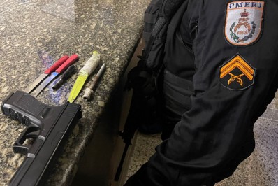 Homem é preso após tentar fugir da polícia na Glória