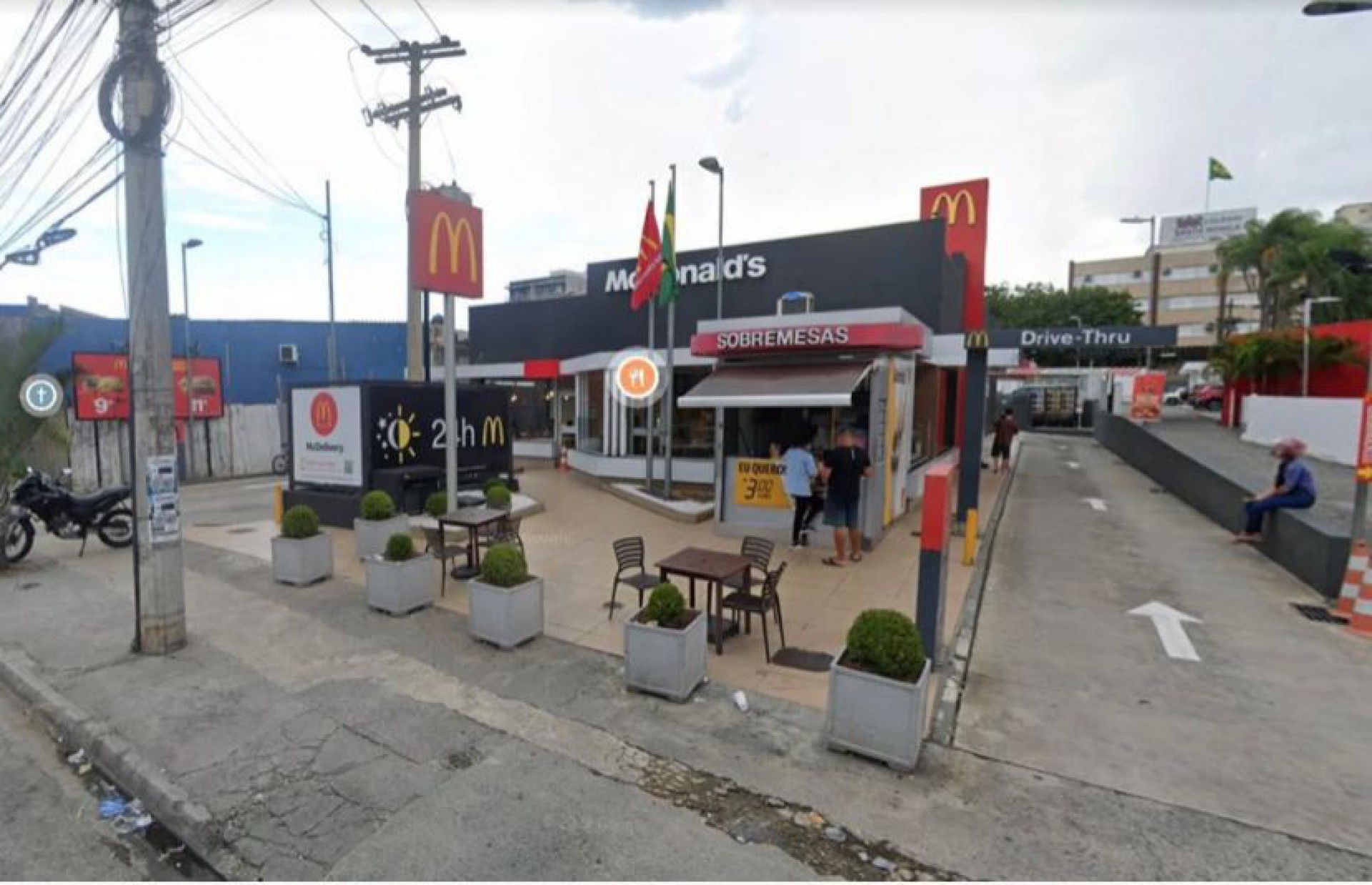 McDonald's da Taquara foi palco do crime - Reprodução