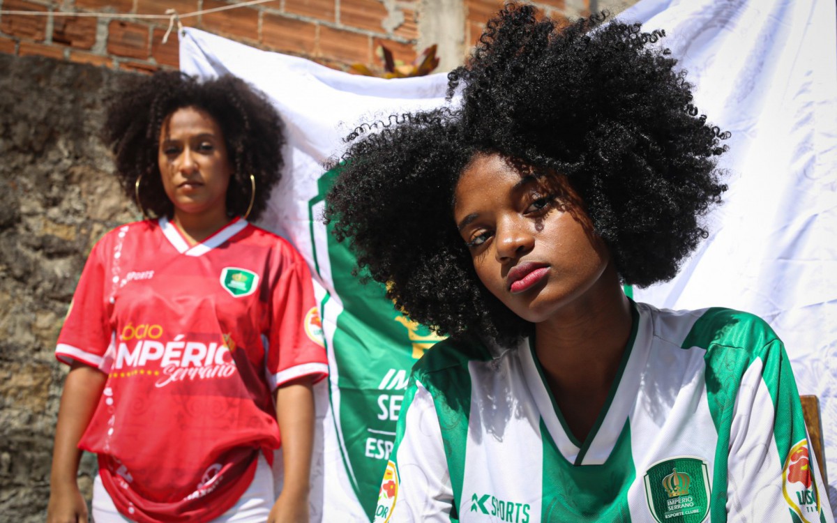 Uniformes do Imp&eacute;rio Serrano trar&atilde;o homenagens a nomes importantes para a agremia&ccedil;&atilde;o