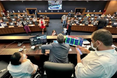 Alerj derruba oito vetos do governo a projetos aprovados pela casa