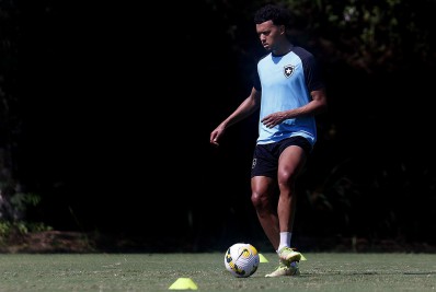 Lateral finlandês aparece no BID e pode fazer estreia pelo Botafogo nesta quinta