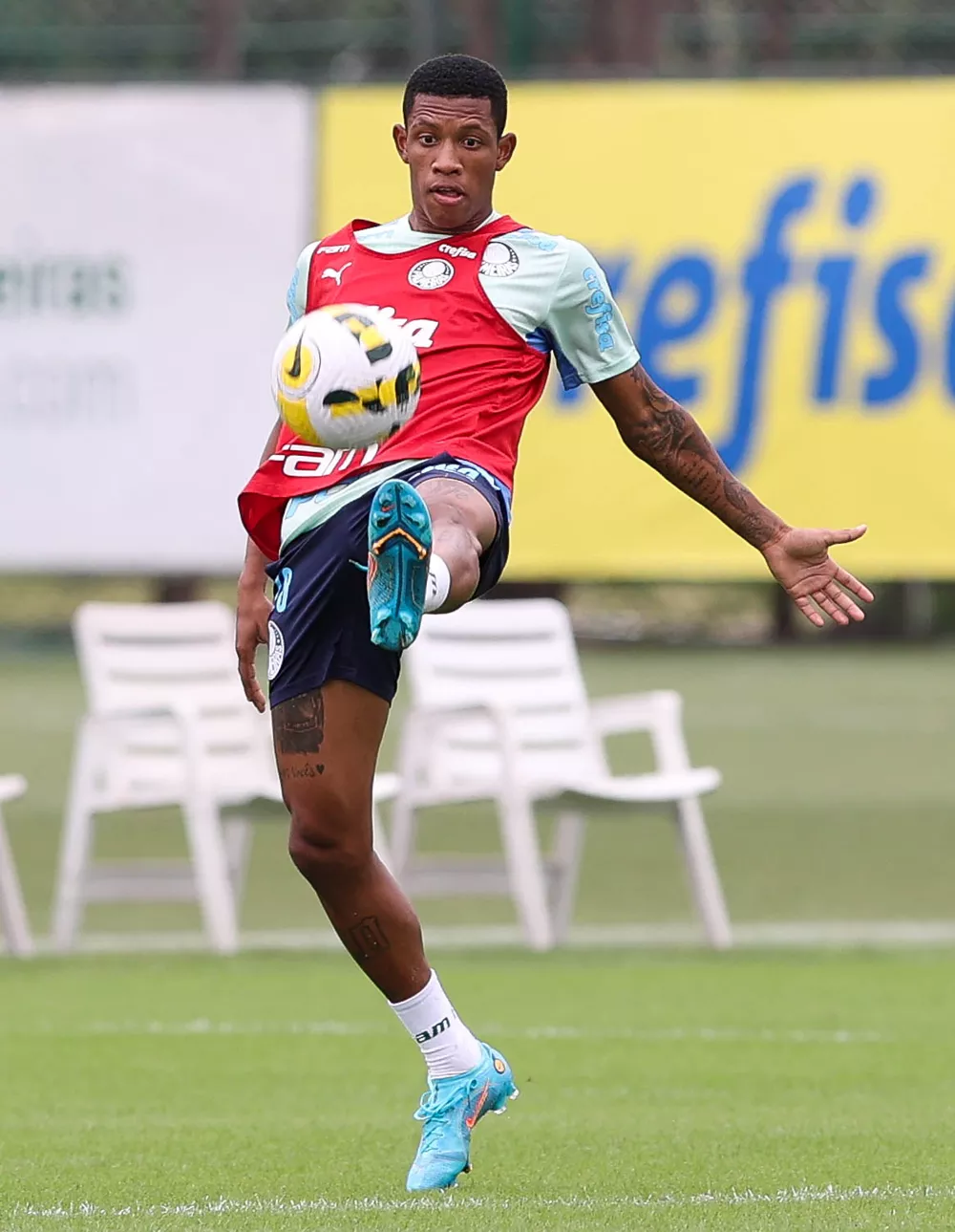 Danilo pensou que primeira convocação para a Seleção era brincadeira