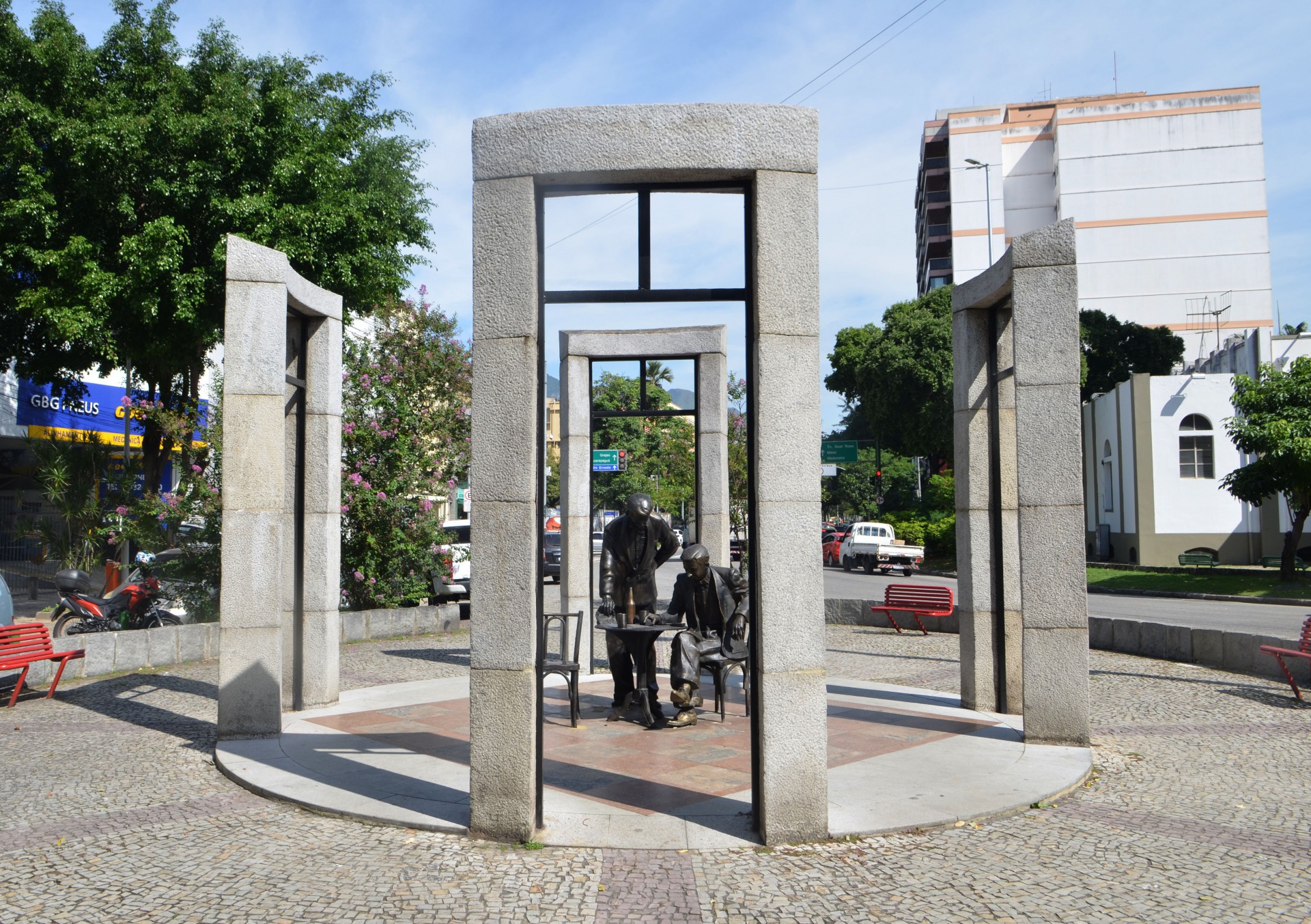 Monumento a Noel Rosa ficava na Pra&ccedil;a Maracan&atilde; - Sandro Vox / Arquivo O Dia 