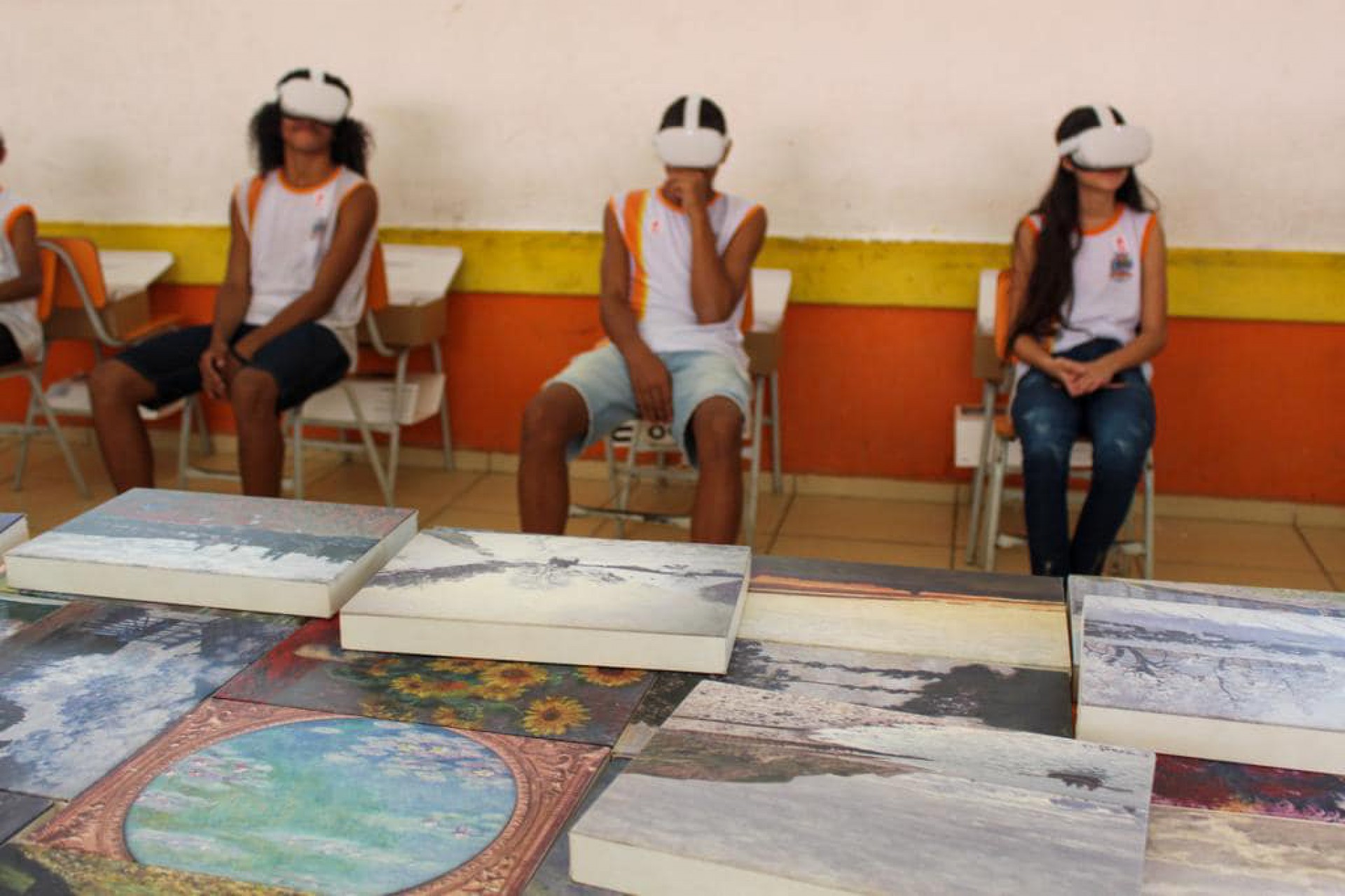 Projetores reproduziram para os alunos as imagens em pain&eacute;is criando uma experi&ecirc;ncia multissensorial em 360 graus - Divulga&ccedil;&atilde;o / SEMED-BR