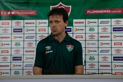 Diniz elogia atuação do Fluminense e reclama do VAR: 'Gol pessimamente anulado'