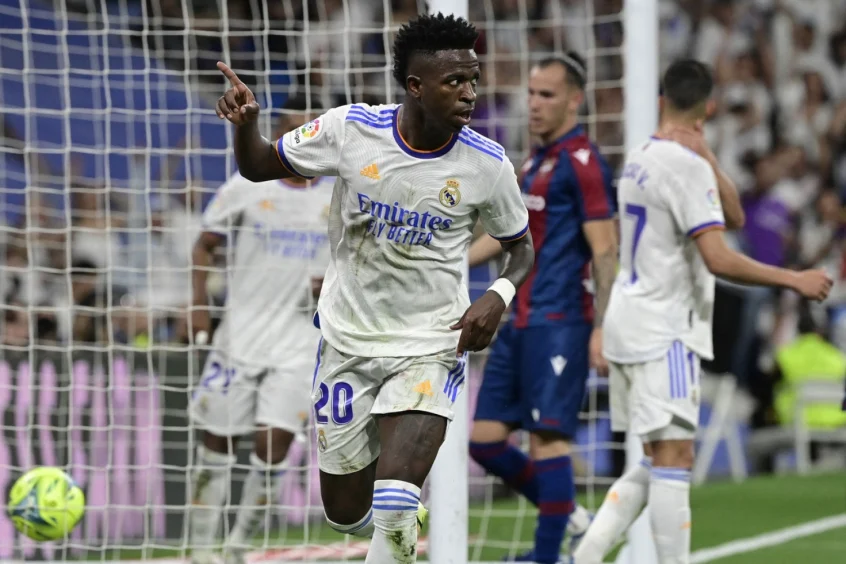 Vinicius Júnior faz hat-trick e Real Madrid vence o Levante por 6 a 0