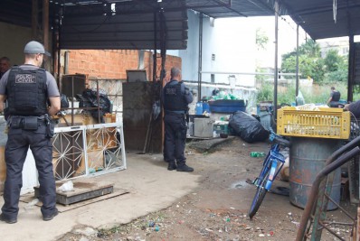 Polícia Civil realiza força-tarefa para combater comércio ilegal em ferros-velhos na Baixada Fluminense