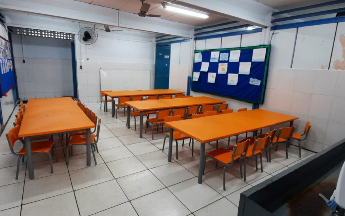 Prefeitura adquire 1.550 conjuntos de mesas e cadeiras para as escolas do município - Divulgação