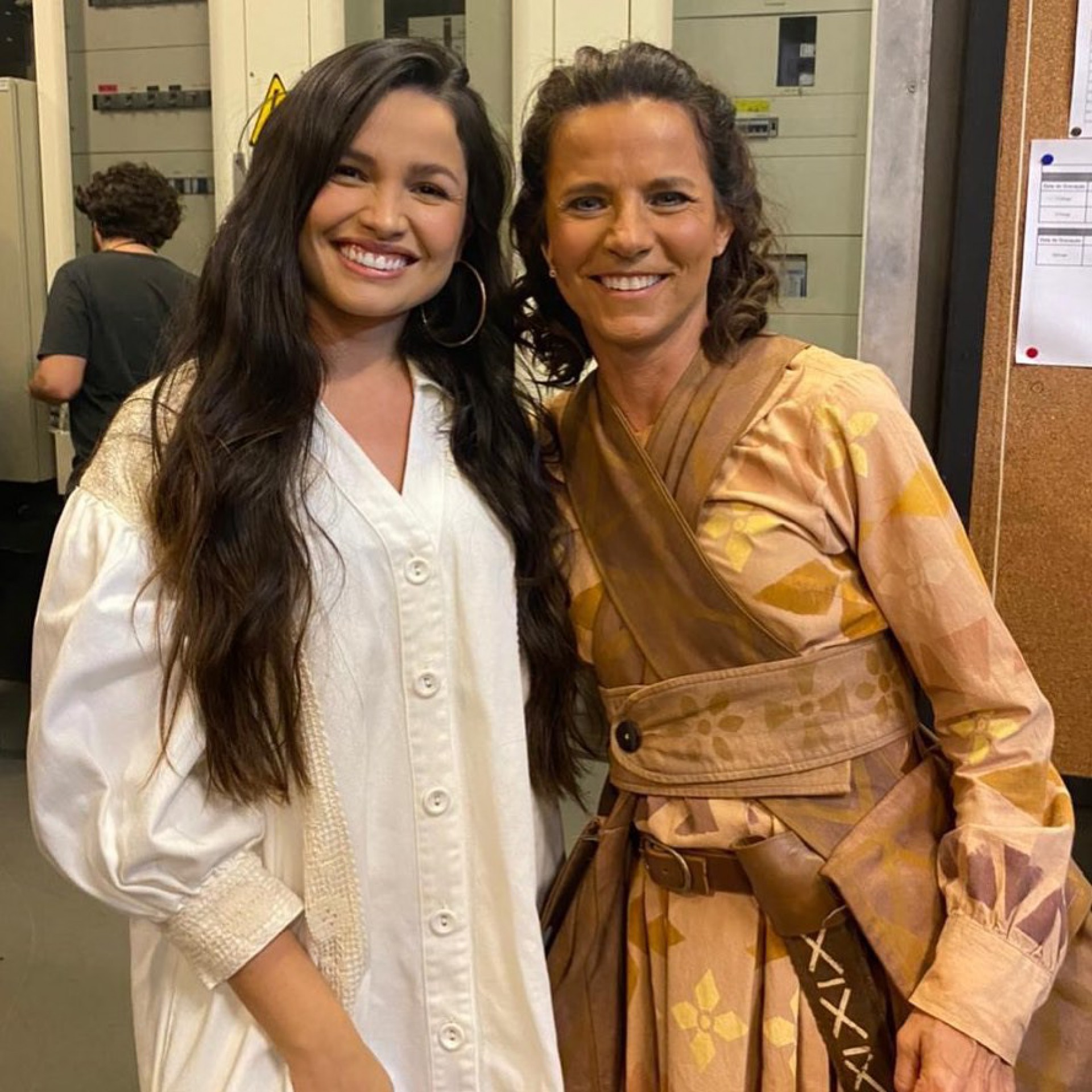 Juliette e Vera Zimmermann: ex-BBB foi conferir peça em que a atriz atua - Reprodução Internet