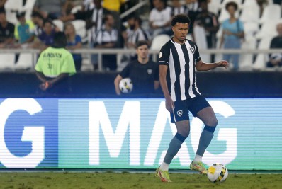 Após estreia no Botafogo, Hämäläinen agradece apoio dos torcedores