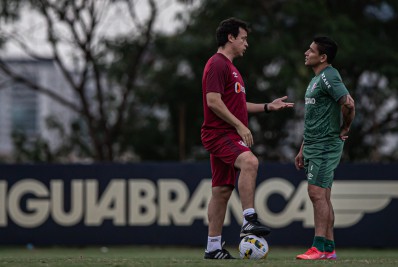 Fernando Diniz mantém base do Fluminense e esboça provável time para enfrentar Athletico-PR pela Série A