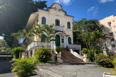 Estado realiza tombamento do Retiro dos Artistas