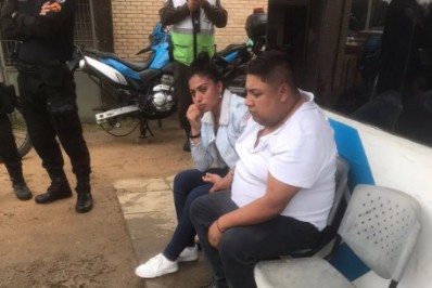 Casal de colombianos é preso em flagrante após furtar celulares na Zona Oeste