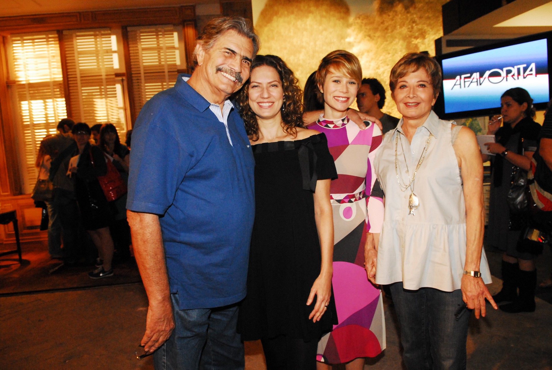 Tarcísio Meira, Patrícia Pillar, Mariana Ximenes e Glória Menezes nos bastidores de 'A Favorita' - Divulgação / TV Globo