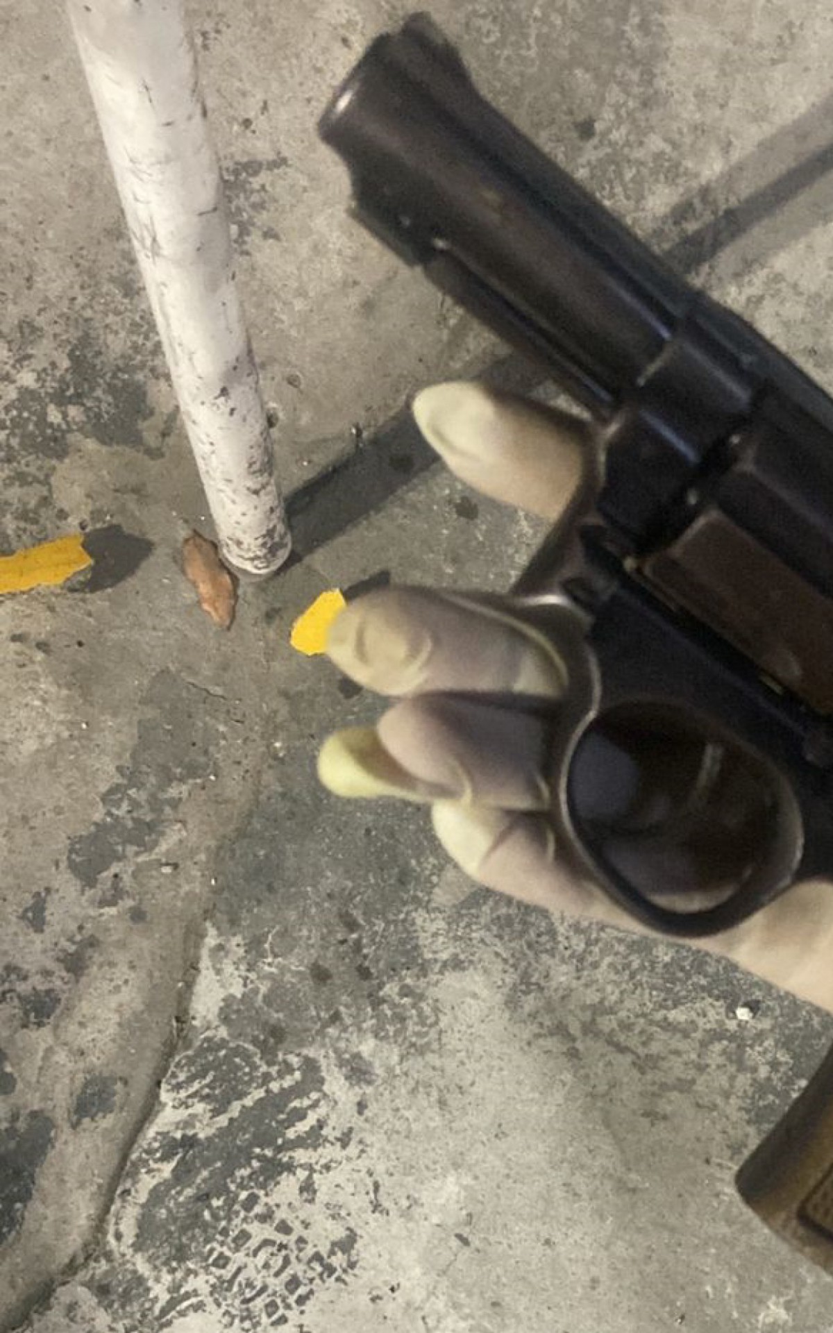 Pistola apreendida ap&oacute;s troca de tiros em Sant&iacute;ssimo