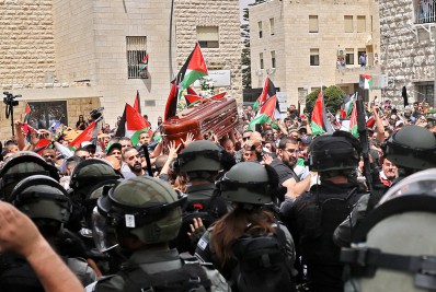 Polícia israelense diz que investigará atuação de agentes em enterro de jornalista palestina