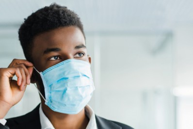 Saúde orienta quem esteja com sintomas de gripe a usar máscara e divulga vacinação