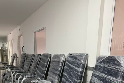 Hospital do Retiro em Volta Redonda recebe poltronas reclináveis para acompanhantes