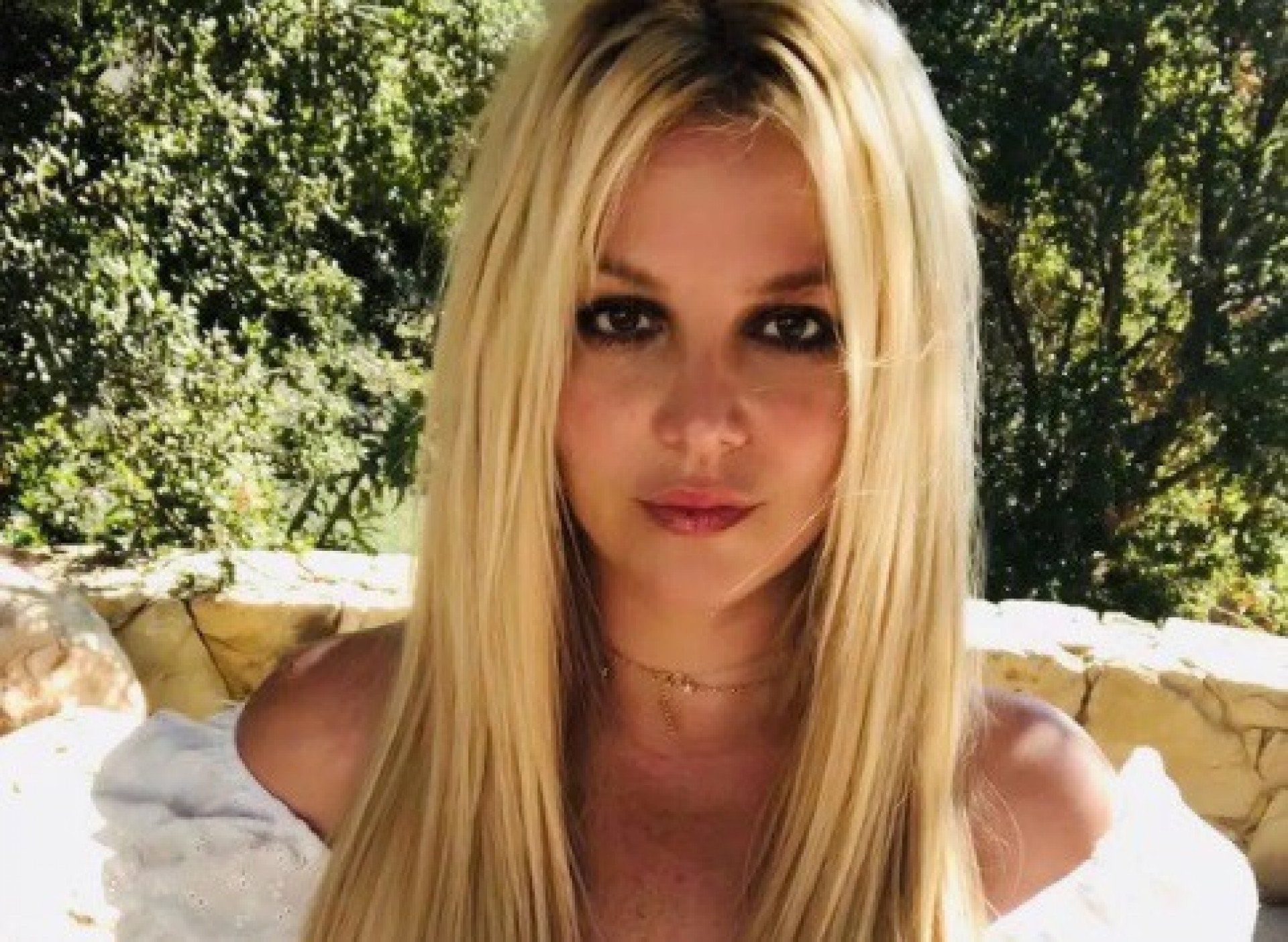 Mãe de Britney Spears rebate acusação feita pela cantora em autobiografia