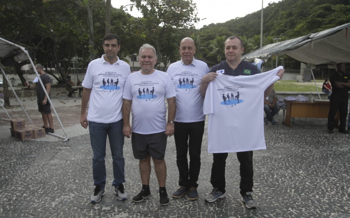 O ministro da Sa&uacute;de, Marcelo Queiroga, participa de lan&ccedil;amento de campanha de est&iacute;mulo &agrave; pr&aacute;tica de atividade f&iacute;sica em Copacabana