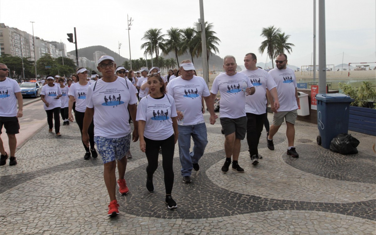 Insentivo a atividade fisica, caminhada do Leme a Copacabana, neste Domingo (15). - Marcos Porto/Agencia O Dia