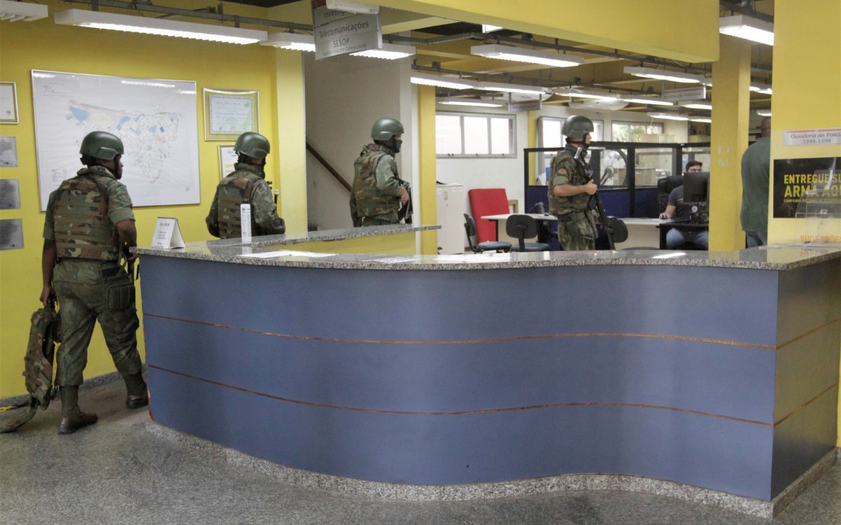 Militares da Marinha acusados de assassinar Policial Civil, neste Domingo (15).