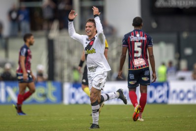 Com golaço de Figueiredo, Vasco derrota o Bahia e dorme no G-4 da Série B