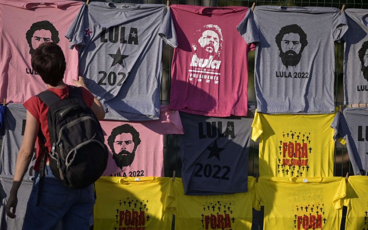 Pesquisa PoderData revela Lula na lideran&ccedil;a de inten&ccedil;&otilde;es de voto na corrida ao Planalto