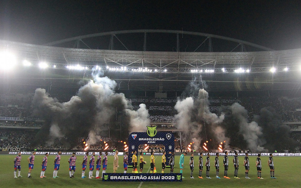 Botafogo 3 x 1 Fortaleza - 6&ordf; rodada do Campeonato Brasileiro / Est&aacute;dio Nilton Santos