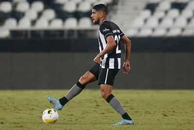 Daniel Borges, do Botafogo, faz revelação sobre seu gol no duelo com o Fortaleza: 'Tentei o cruzamento'