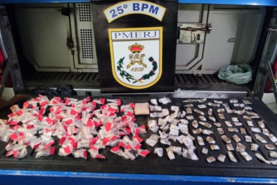 Dupla é capturada com carga de drogas em São Pedro da Aldeia