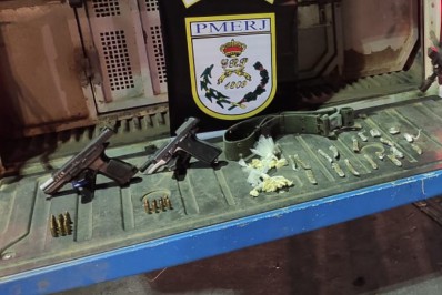 PM prende dupla com pistola e drogas no 2º distrito de Cabo Frio