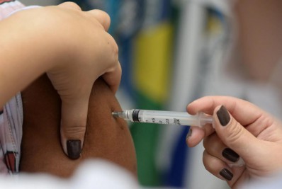 Prefeitura vacina contra sarampo, gripe e covid-19 em 'Dia D' neste sábado