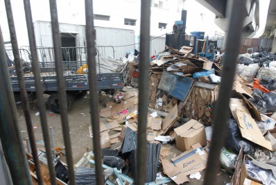 Policiais da 18ª DP (Praça da Bandeira) encontram veículo parecido com os carros usados pela Marinha do Brasil - Reginaldo Pimenta / Agência O Dia