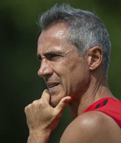 O técnico Paulo Sousa no treino do Flamengo