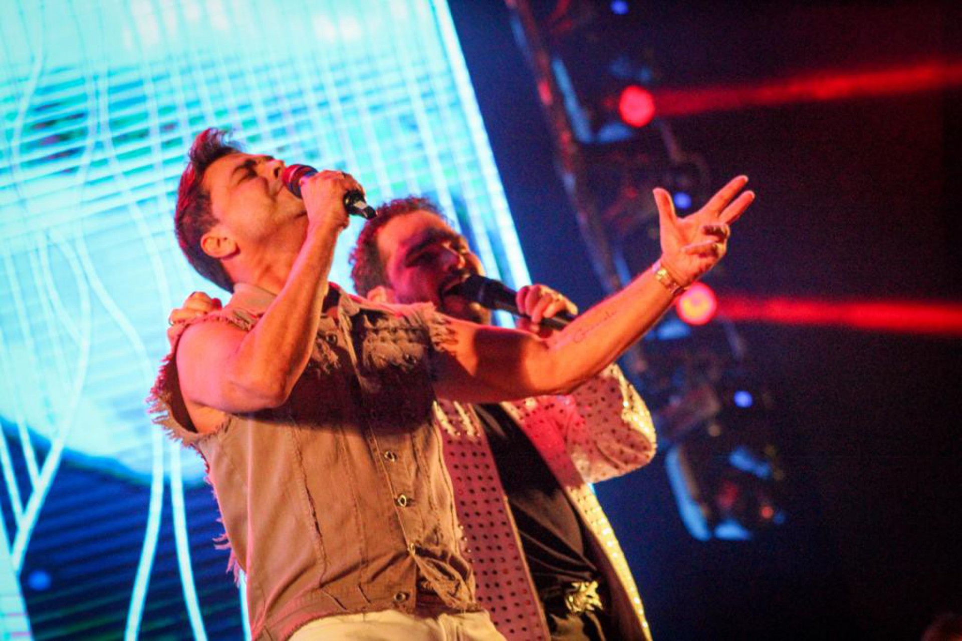 Zezé Di Camargo na turnê '50+30' em Curitiba, no último sábado - Augusto Tortato / Divulgação