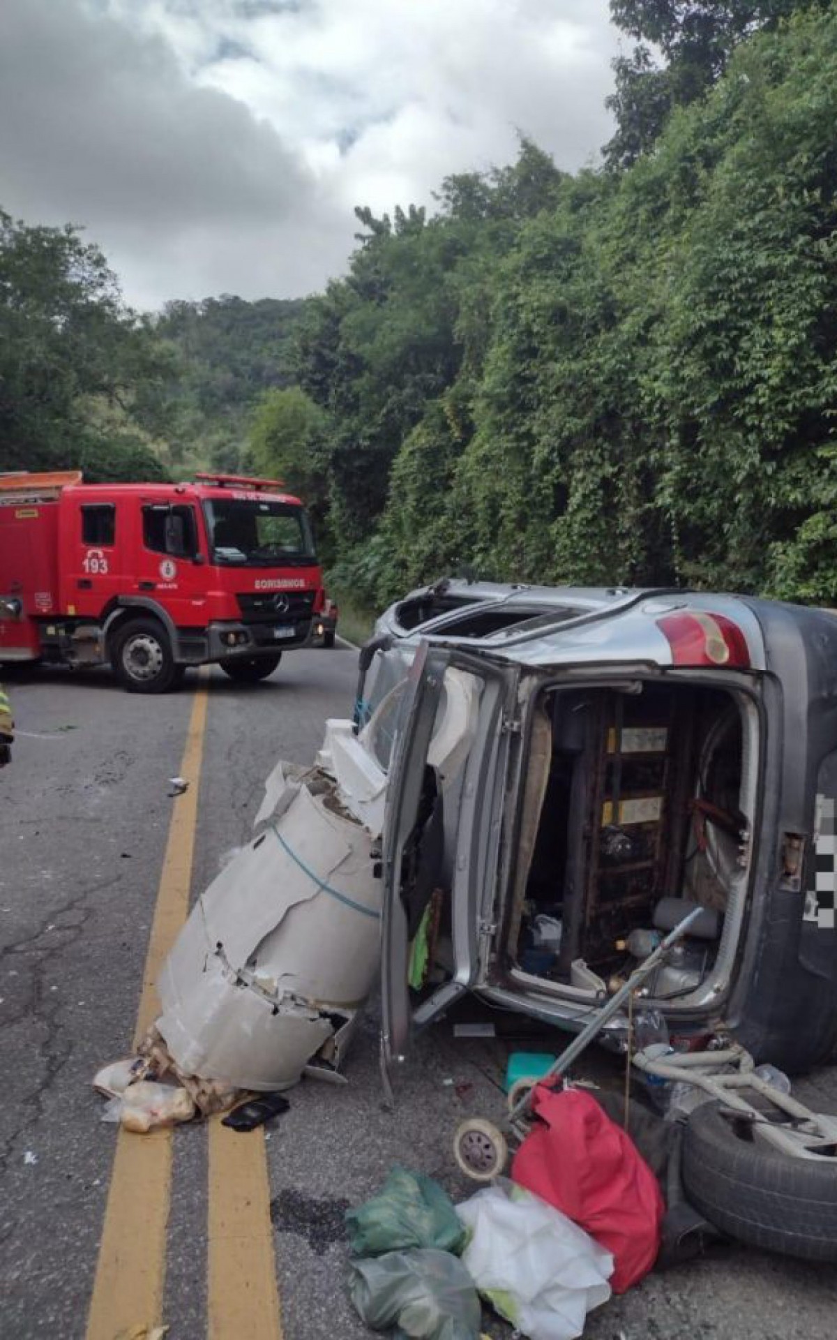 Acidente na RJ-106, em Saquarema, deixa dois feridos