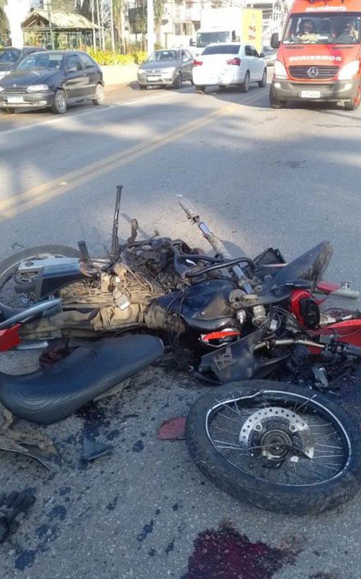 Motociclista fica gravemente ferido após acidente em Araruama
 - Reprodução/ redes sociais