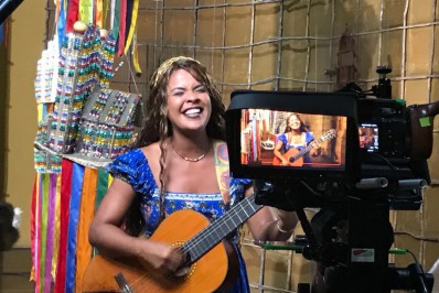 Direto do GNT: Cantora Vitória Rodrigues se apresenta nesta sexta (20) em Macaé