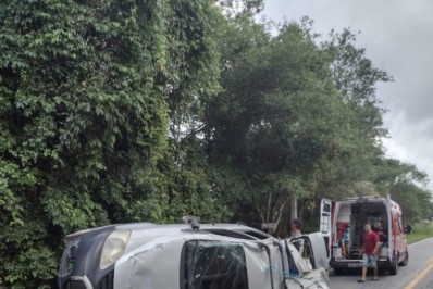 Acidente na RJ-106, em Saquarema, deixa dois feridos