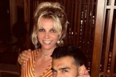 Noivo de Britney Spears se pronuncia após perda do filho
