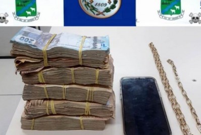 Foragido é encontrado dentro de ônibus em Piraí com mais de R$ 50 mil