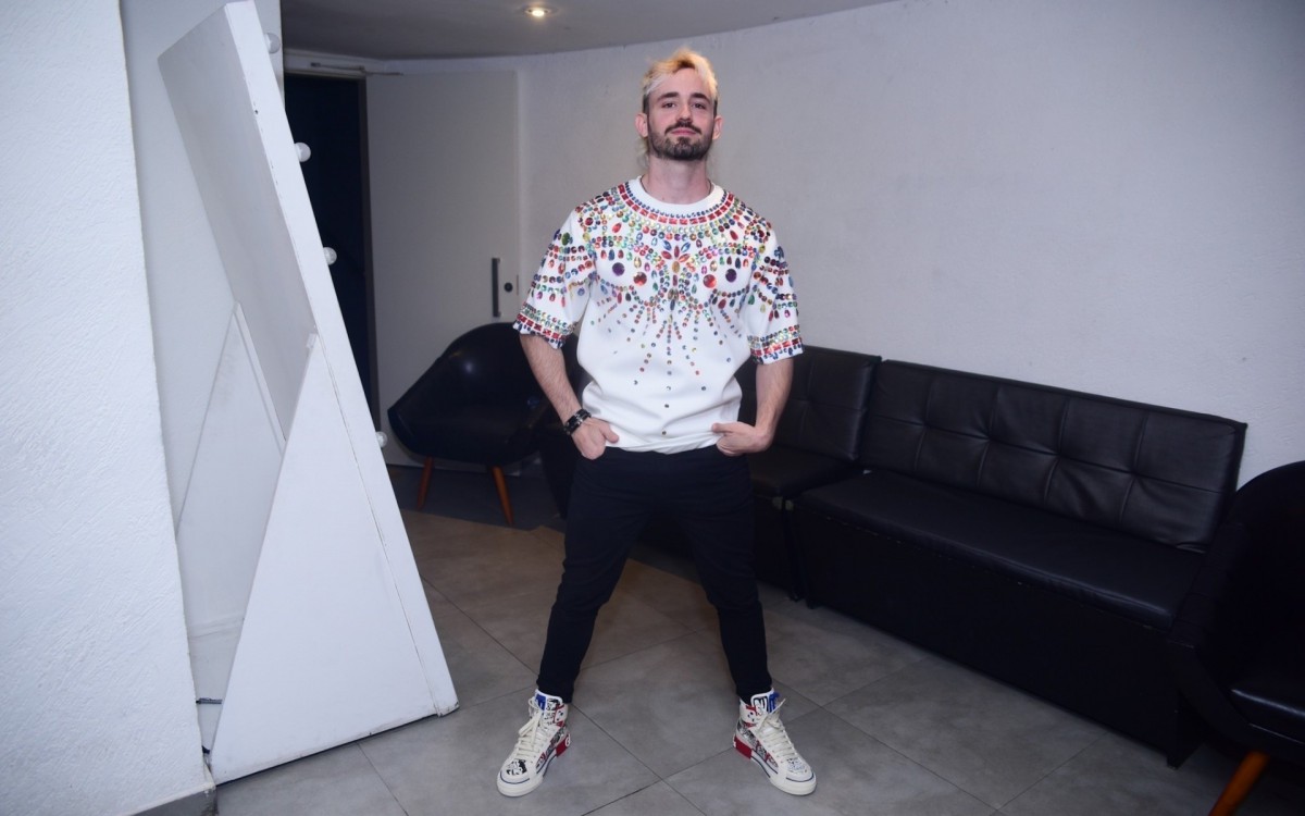 DJ Sevenn tocou na festa de lan&ccedil;amento do 'M&uacute;sica Mix', novo programa de L&iacute;via Andrade