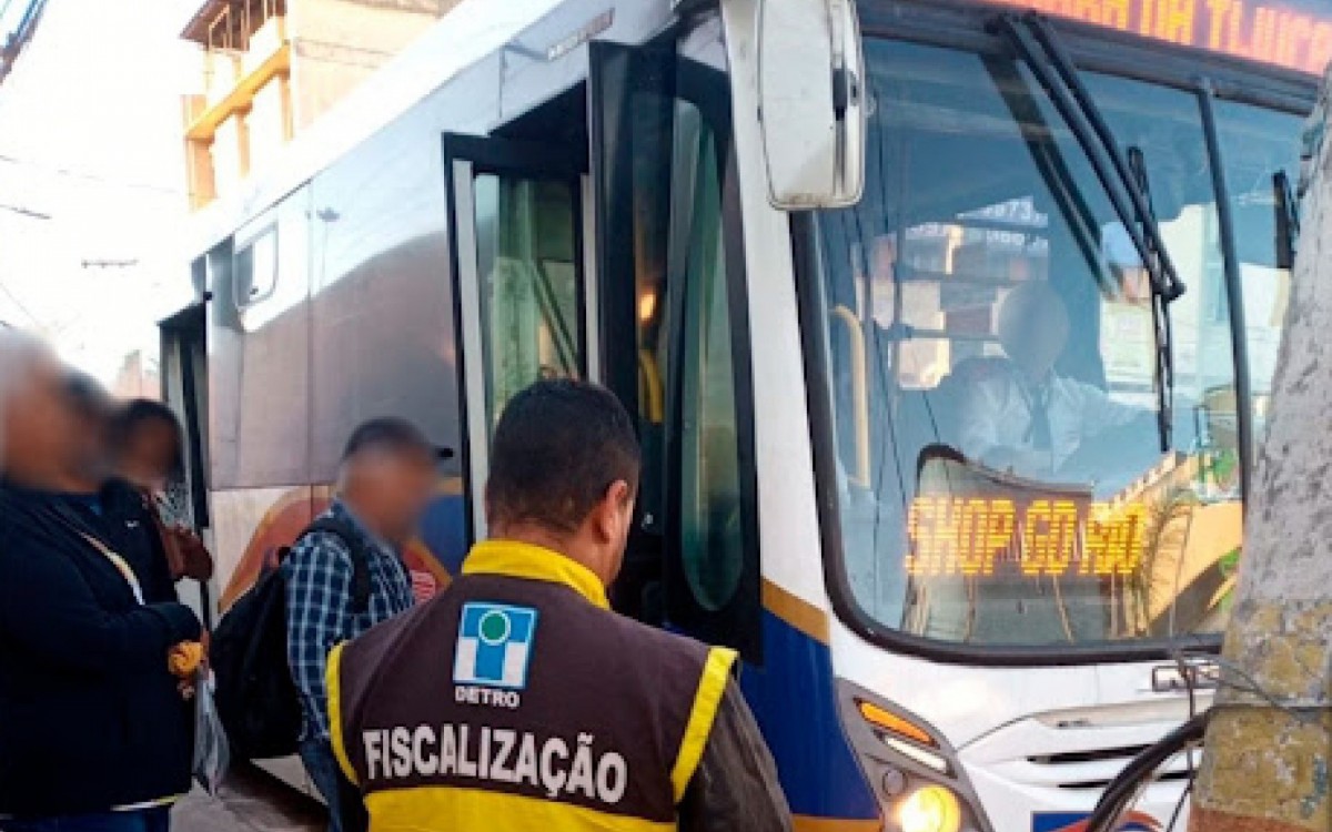 A Linha 400T Belford Roxo x Barra da Tijuca tem ponto final no Centro, pr&oacute;ximo a Esta&ccedil;&atilde;o Ferrovi&aacute;ria
