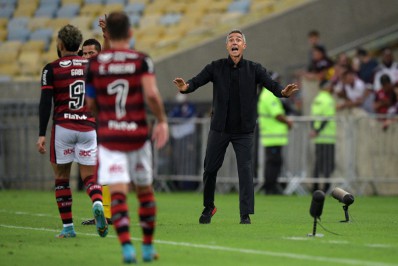 Paulo Sousa sai em defesa de Hugo Souza e fala sobre pressão no Flamengo: 'Estou pronto'