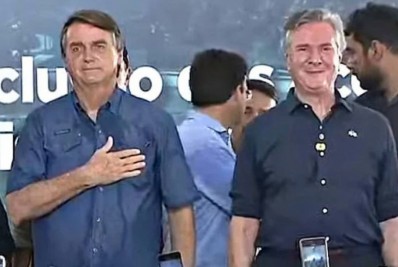 Bolsonaro critica 'velha política brasileira' ao lado de Collor