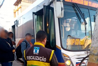 Detro-RJ multa empresa de ônibus por retirada da linha Belford Roxo x Barra da Tijuca