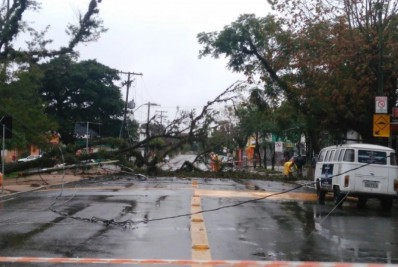 Ciclone Yakecan provoca morte e estragos no Sul do país