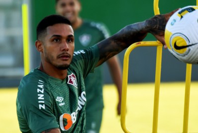 Maior investimento do Fluminense em 2022, Cris Silva perde espaço com Diniz