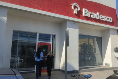 Procon dá prazo a agências bancárias para que expliquem demora no atendimento a clientes